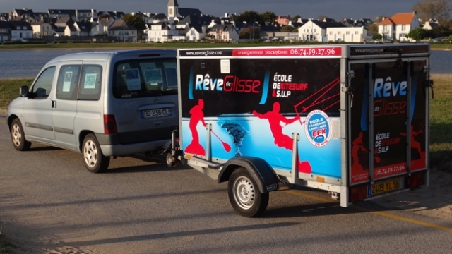  Scuola itinerante di kite e paddle surf 